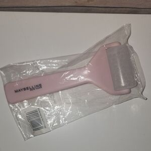 Maybelline Soft Pink Facial Roller